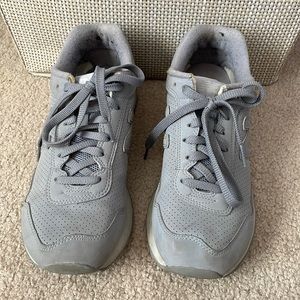 New Balance Women Shoes